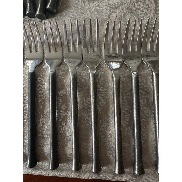 34 Pc Cambridge Stainless Steel set Modern darkened dinner dessert spoons 18/10 - Picture 7 of 14